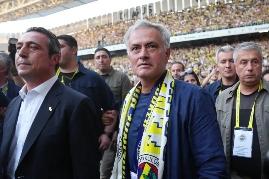 jose-mourinho-creates-a-big-bang-on-his-debut-at-fenerbahce