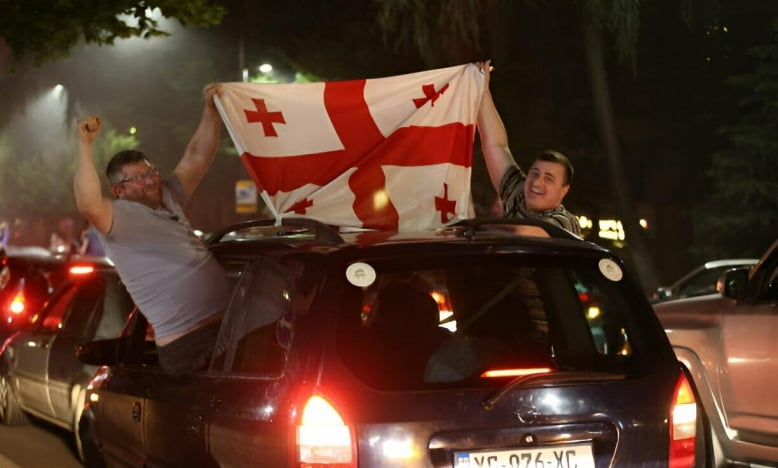 millions-of-Georgian-fans-celebrate-victory-over-portugal-at-euro-2024