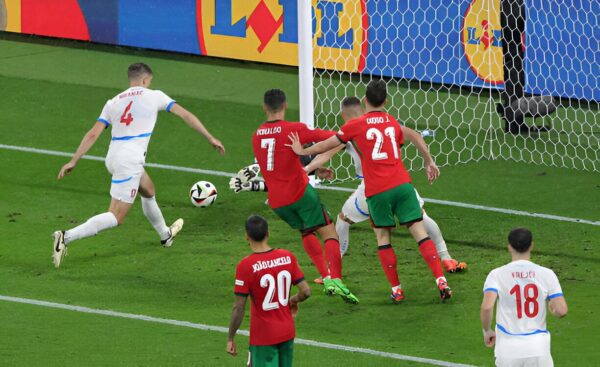 portugal-narrowly-wins-against-the-czech-republic